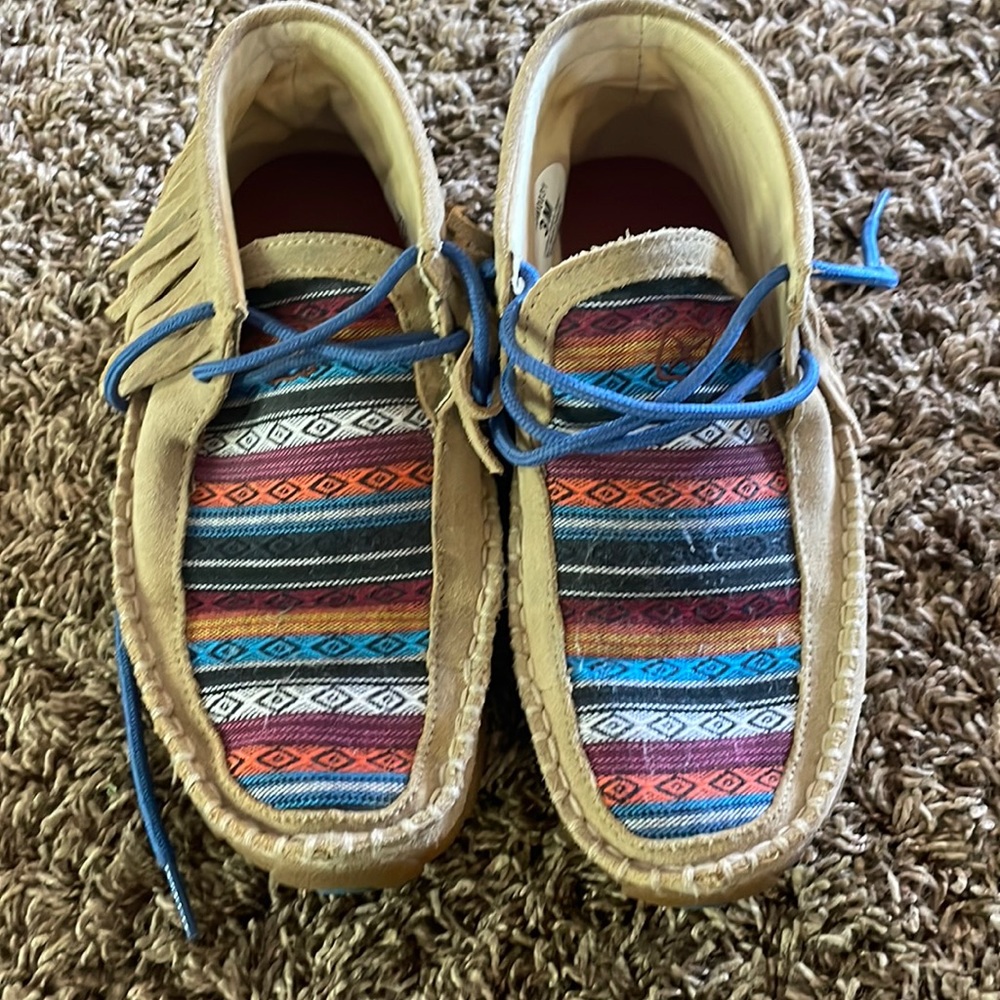 Twisted X youth size 3. Fit like a women’s 5.5. Never worn